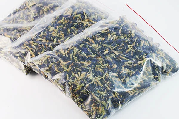 Hoa đậu biếc khô được bán tại các siêu thị