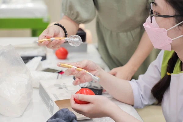 cầm tay chỉ việc buổi học spa