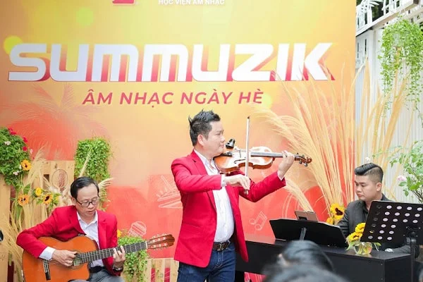 biểu diễn đàn violin