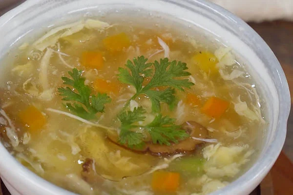 súp bào ngư thưởng thức khi còn nóng