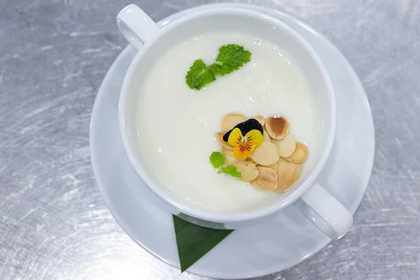 Đậu hũ hạnh nhân