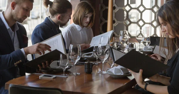 quy trình giới thiệu thực đơn