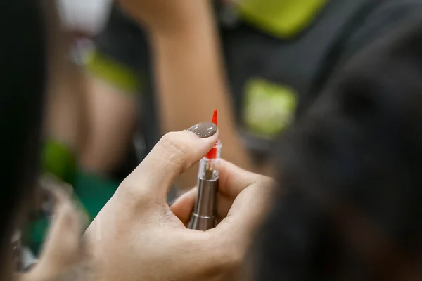 dung dịch xóa xăm lông mày tại nhà