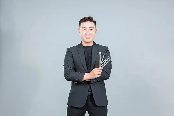 Thầy Lê Thanh Tùng