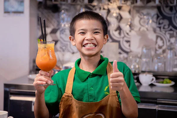 thích thú với thành phẩm của mình