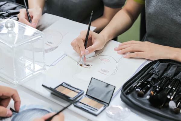 vẽ face chart cần những gì