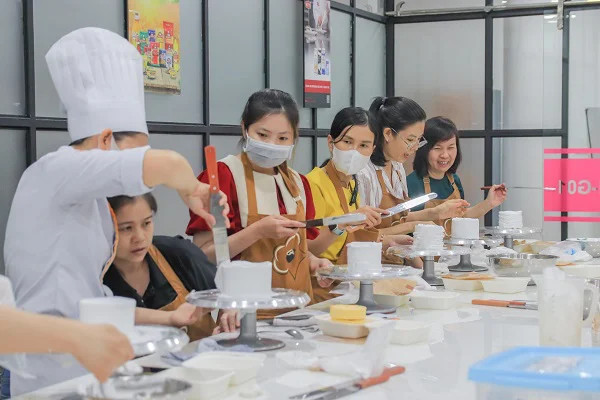 lớp làm bento cake