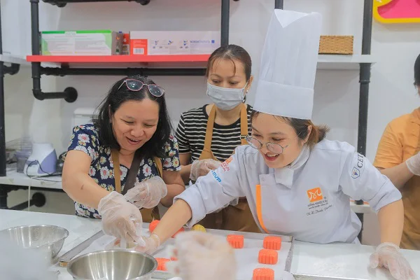 học làm bánh trung thu lava