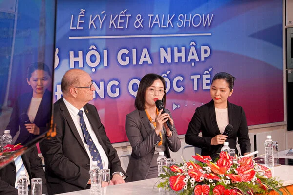 lễ ký kết warnborough