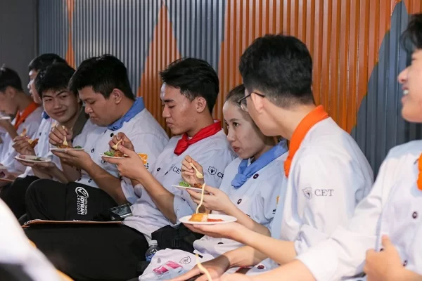 cảm nhận hương vị thịt gà mỹ