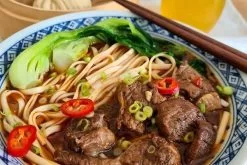 học làm mì bò hầm đài loan