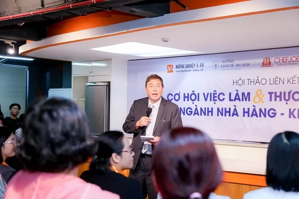 ông ray daniel – tổng giám đốc trung tâm đào tạo att