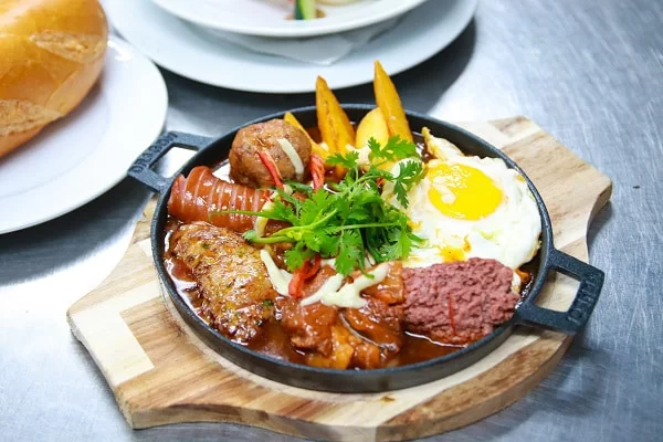 bánh mì chảo full topping