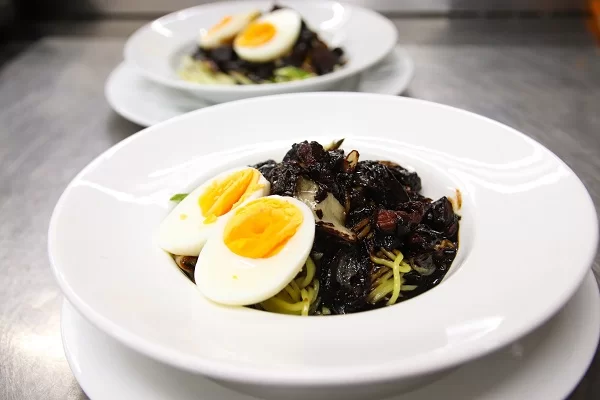 hoc-nau-mi-kieu-han học nấu mì kiểu hàn