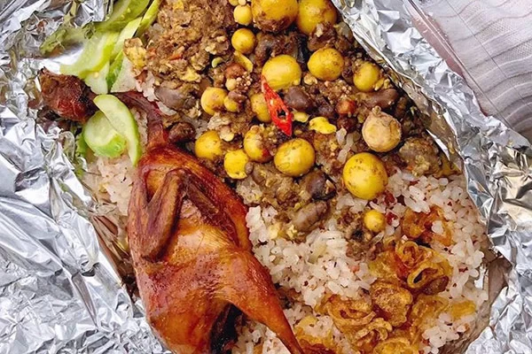 Ăn kèm trứng non và hành phi