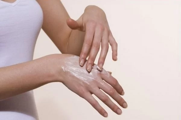 chữa cháy nắng và làm mềm da