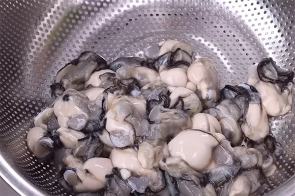 Sơ chế thịt hàu