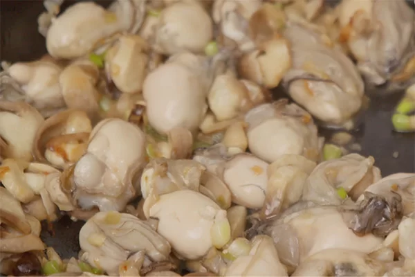 Xào săn hàu và nấm