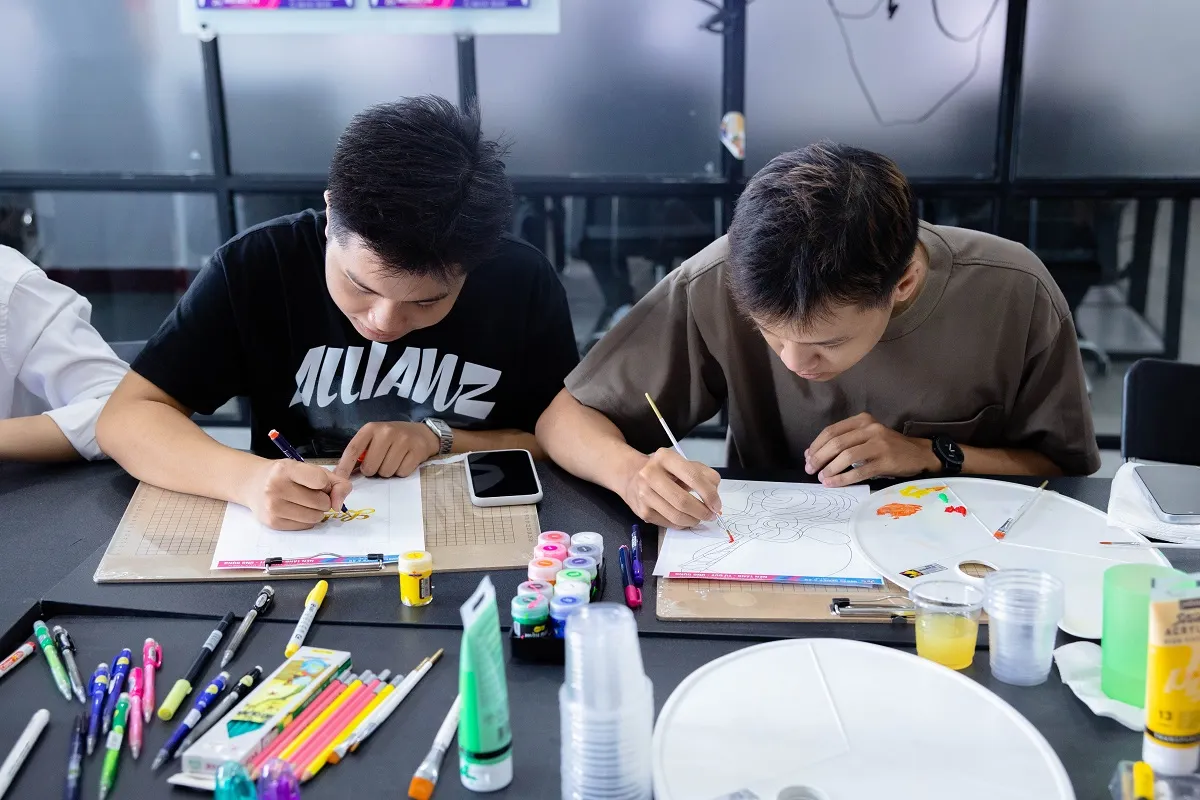 các bạn tham gia trải nghiệm tại chương trình