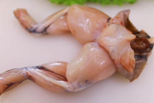 Cách chọn ếch ngon