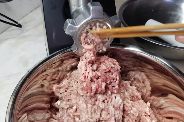 Cách chọn mua thịt bằm