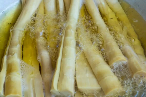 Cách sơ chế măng thơm giòn