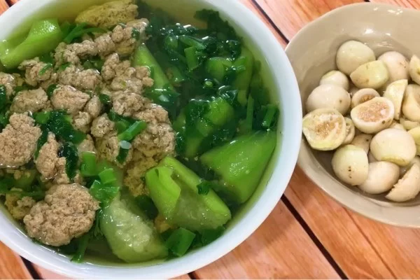 Canh cua nấu mồng tơi