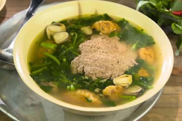 Canh cua nấu với nấm rơm ngọt thơm