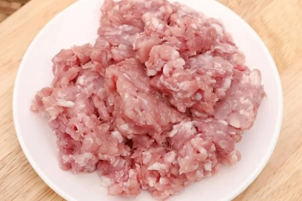 Chọn thịt heo tươi ngon để chế biến