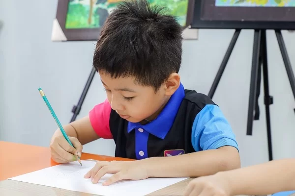 lop hoc ve cho be lớp học vẽ cho bé