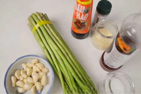 Nguyên liệu làm măng tây xào bơ tỏi