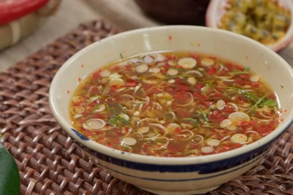 Nước mắm chanh dây chua ngọt