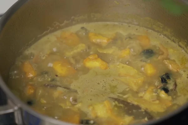 Om đến khi chuối và thịt mềm