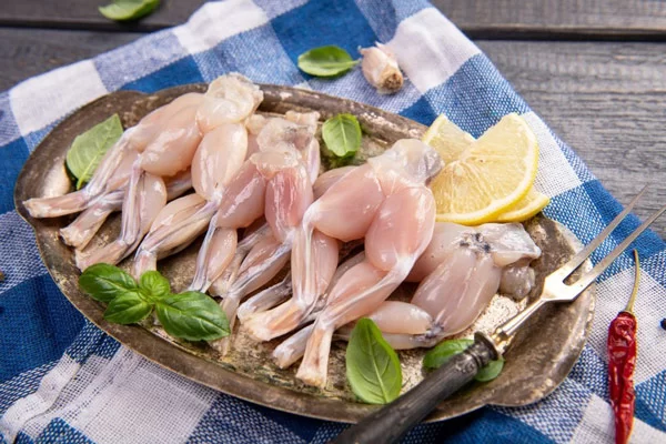 Thịt ếch xào lá lốt nên chọn phần nào ngon nhất