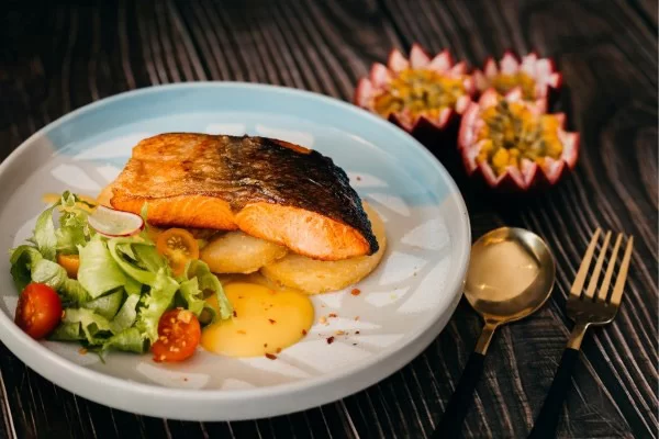 Cá hồi sốt chanh dây