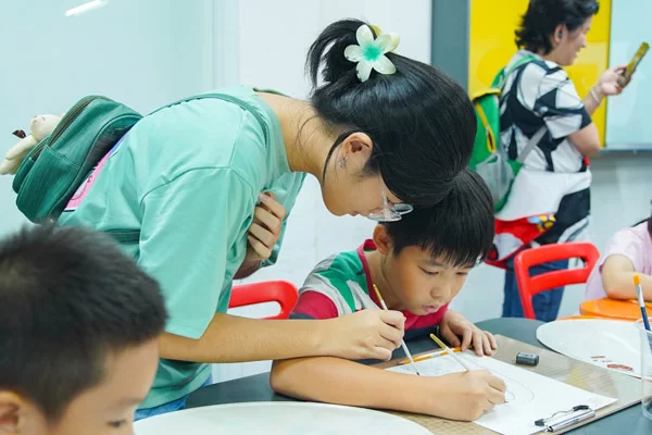 Các bạn nhỏ đã tạo nên nhiều bức tranh đẹp mắt