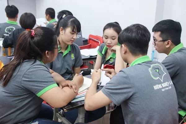 kinh-doanh-nhuong-quyen kinh doanh nhượng quyền