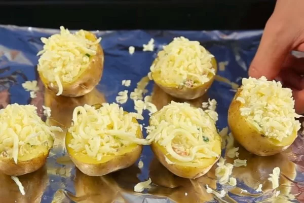 Làm khoai tây đút lò