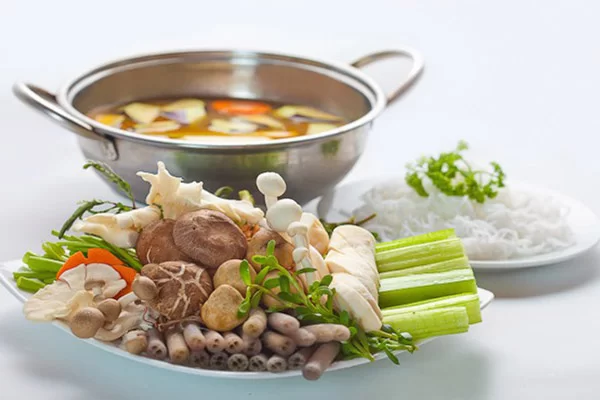 Lẩu nấm chay ăn kèm với gì ngon?