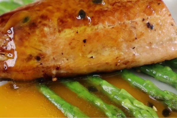 Món cá hồi chanh dây thơm ngon