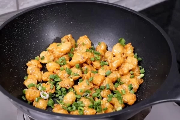 Rang sụn gà chiên với sốt mắm