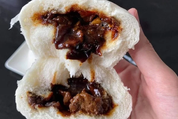 bánh bao nhân bò xốt dầu hào