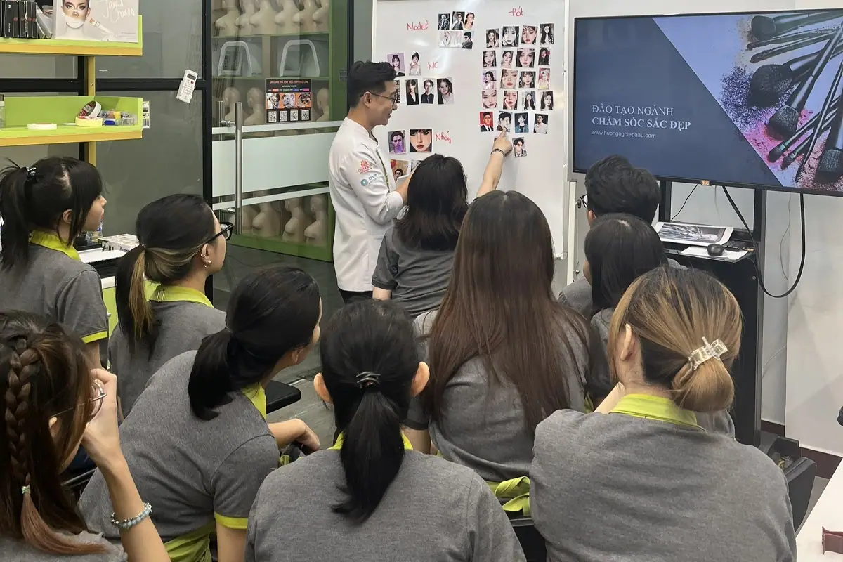 giảng viên lê thanh tùng