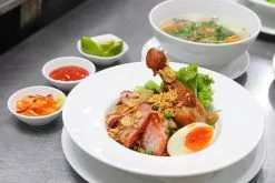 học làm mì trộn gà quay