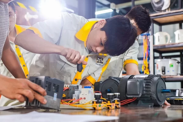 hoc-sua-chua-dien-dan-dung học sửa chữa điện dân dụng