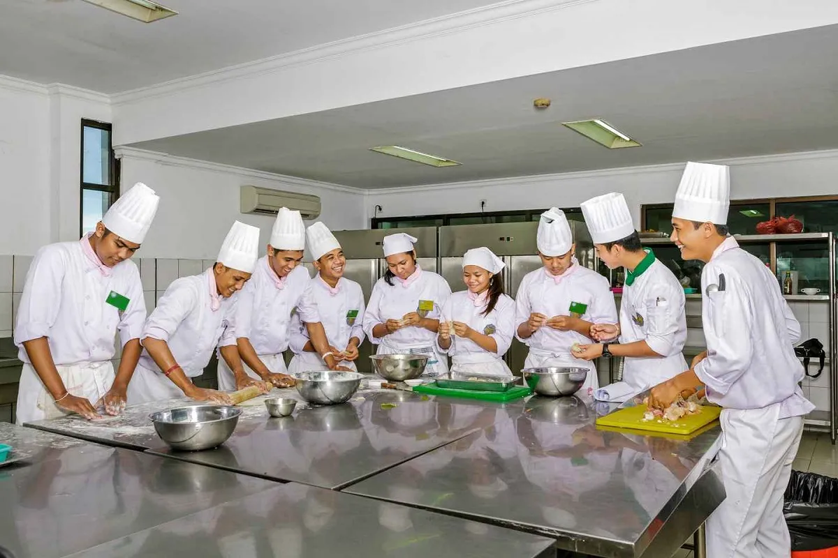 trường bali tourism polytechnic chuyên đào tạo fnb