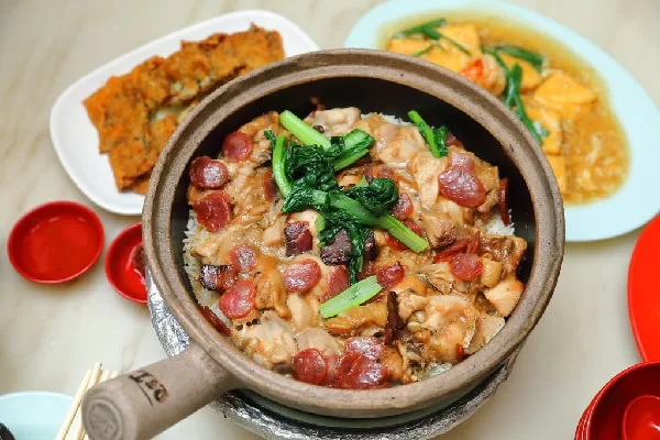 cơm niêu singapore