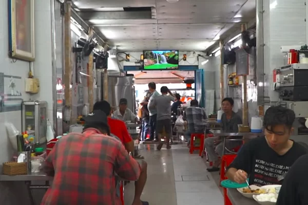 bí quyết mở quán cơm bình dân