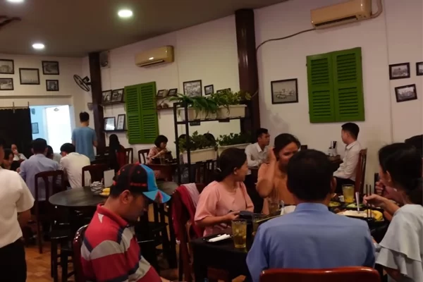 học mở quán cơm văn phòng