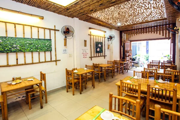 Không gian quán sạch sẽ, thoải mái